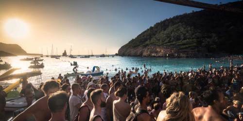 RITUEL DES PERCUSSIONS AU COUCHER DU SOLEIL - Cala Benirràs - Ibiza