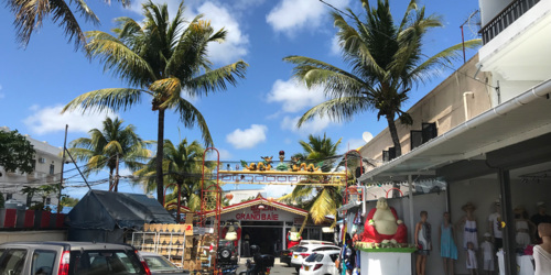 Bazaar Grand Baie Entrance