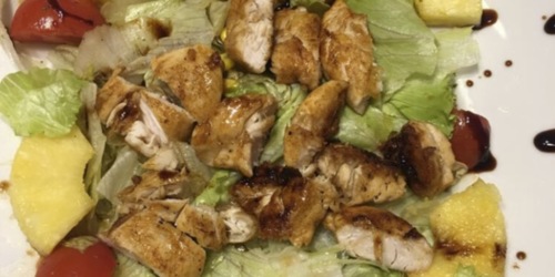 Délicieuse salade de poulet à la Cabane du Pecheur