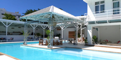 Maison Blanche Restaurant - Pointe aux Canonniers