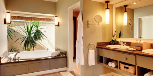 Outrigger Beach Resort - Bathroom