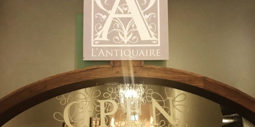 L'Antiquaire Small & Chic in Curepipe