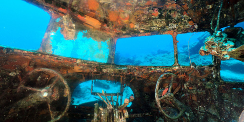 Plane Wreck Dive [@AquaPro]