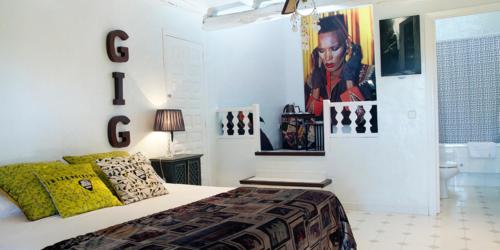 Rooms Pikes Hotel - San Antonio Ibiza