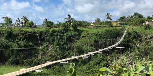 Le pont suspendu de la Cascade Pistache