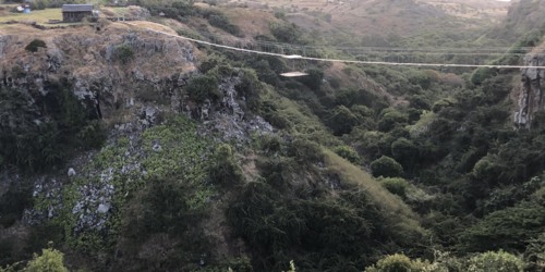 Le pont suspendu de la Cascade Pistache