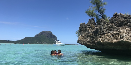 Lîle aux Bénitiers, crystal rock